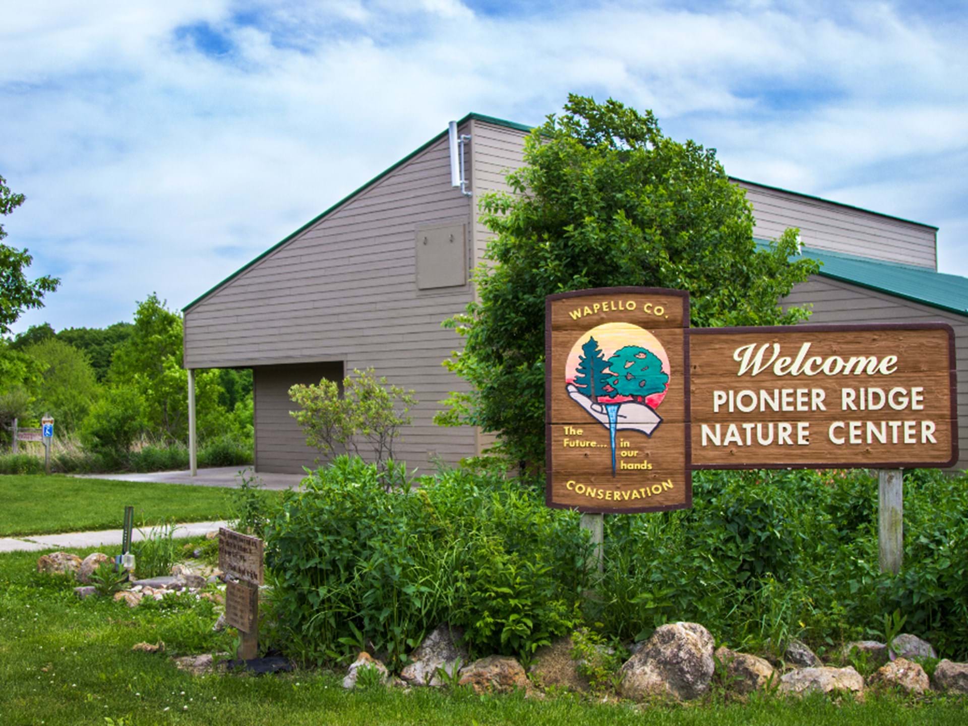 Pioneer Ridge Nature Center Entrance 