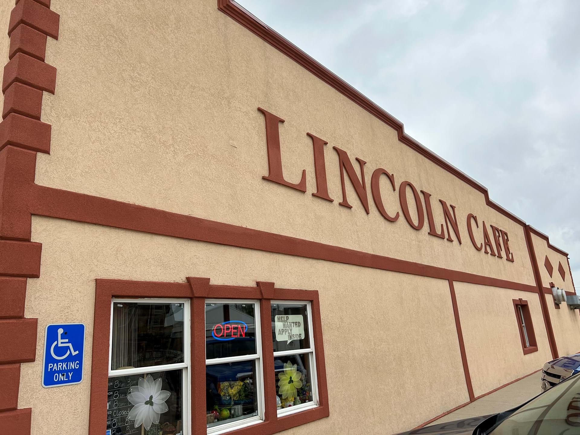 Lincoln Cafe exterior