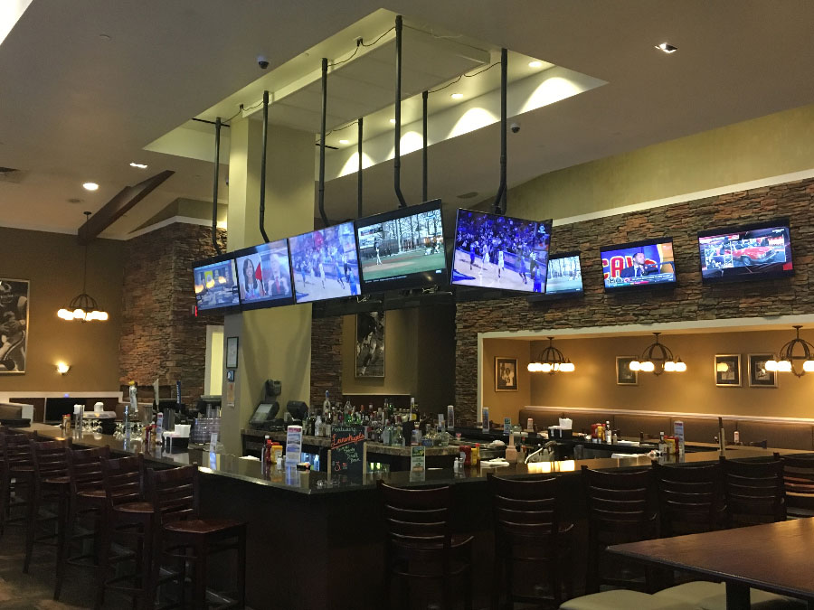 Coaches Corner Sports Bar & Grill - Clinton, Iowa | Restaurants